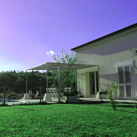 Hillside With Swimming Pool And Jacuzzi - Frasassi Caves