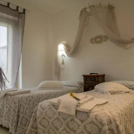 Hillside With Swimming Pool And Jacuzzi - Frasassi Caves Villa *