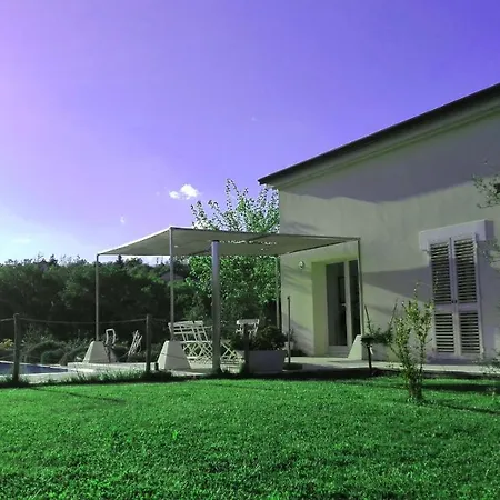 Hillside With Swimming Pool And Jacuzzi - Frasassi Caves Villa *