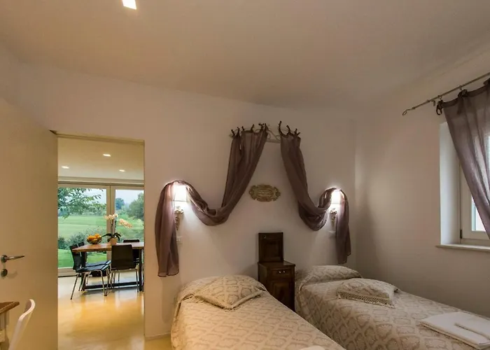 Hillside With Swimming Pool And Jacuzzi - Frasassi Caves